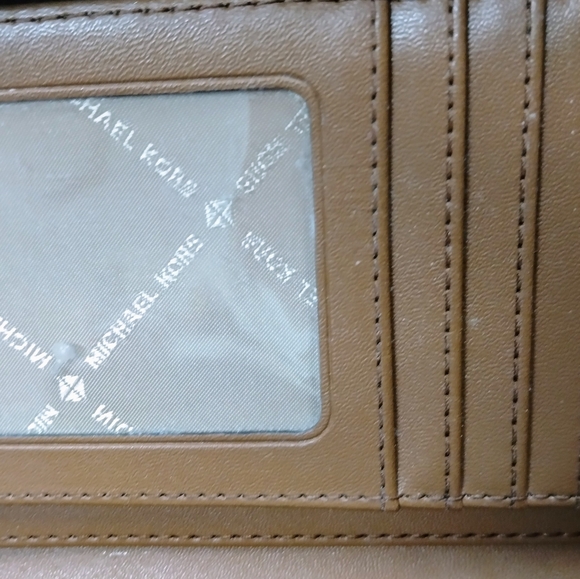 MICHAEL KORS Clutch Wallet - Picture 10 of 16